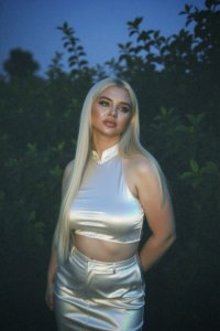 Nova Alexa velká prsa